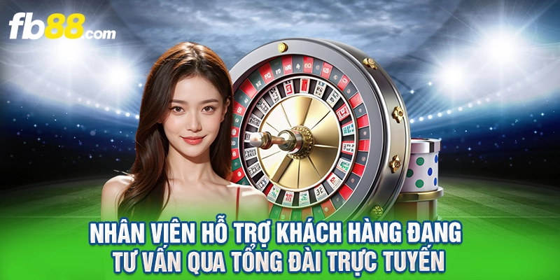 Nhân viên hỗ trợ khách hàng đang tư vấn qua tổng đài trực tuyến